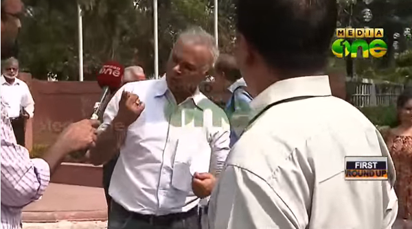 പ്രധാനമന്ത്രിയുടെ യോഗവേദിക്ക് പുറത്ത് മാധ്യമപ്രവര്‍ത്തകര്‍ക്ക് ഭീഷണി